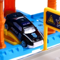 Парковка &laquo;Полицейский участок&raquo;, с металлическими машинками и вертолётом