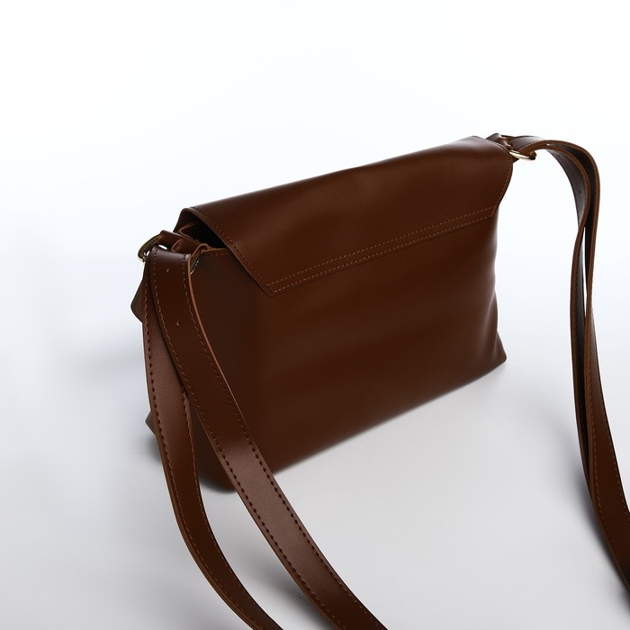 Сумка-мессенджер на магните, цвет коричневый