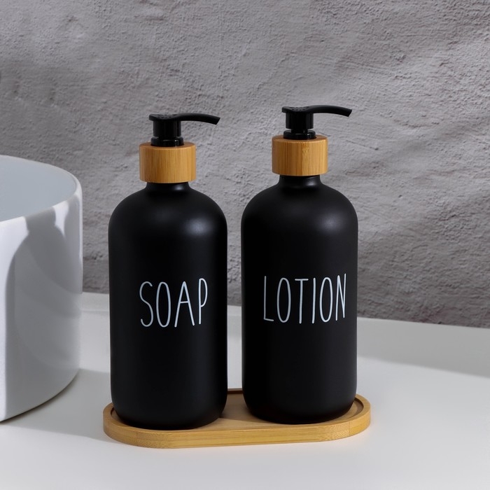 Набор дозаторов для ванной на подносе из бамбука, по 500 мл, стекло, цвет чёрный Набор дозаторов для ванной на подносе из бамбука, по 500 мл, стекло, цвет чёрный