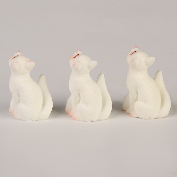 Миниатюра кукольная «Милый котик», набор 3 шт., размер 1 шт. — 1,5 × 2,4 × 4 см Миниатюра кукольная «Милый котик», набор 3 шт., размер 1 шт. — 1,5 × 2,4 × 4 см