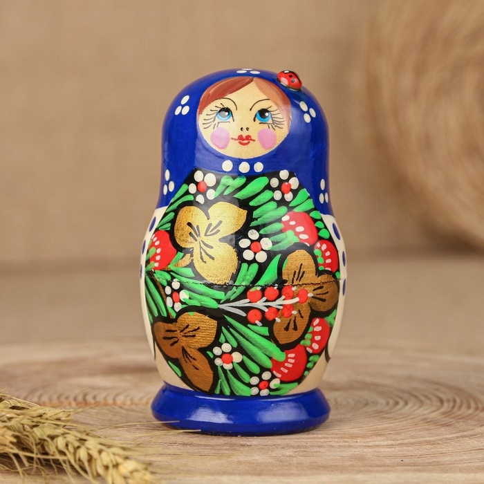 Матрёшка &laquo;Божья коровка&raquo;, голубое платье, 5 кукольная, 9-10 см
