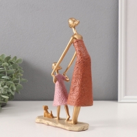 Сувенир полистоун "Мама с дочкой и с собачкой" оранжево-розовый 5х14х24 см