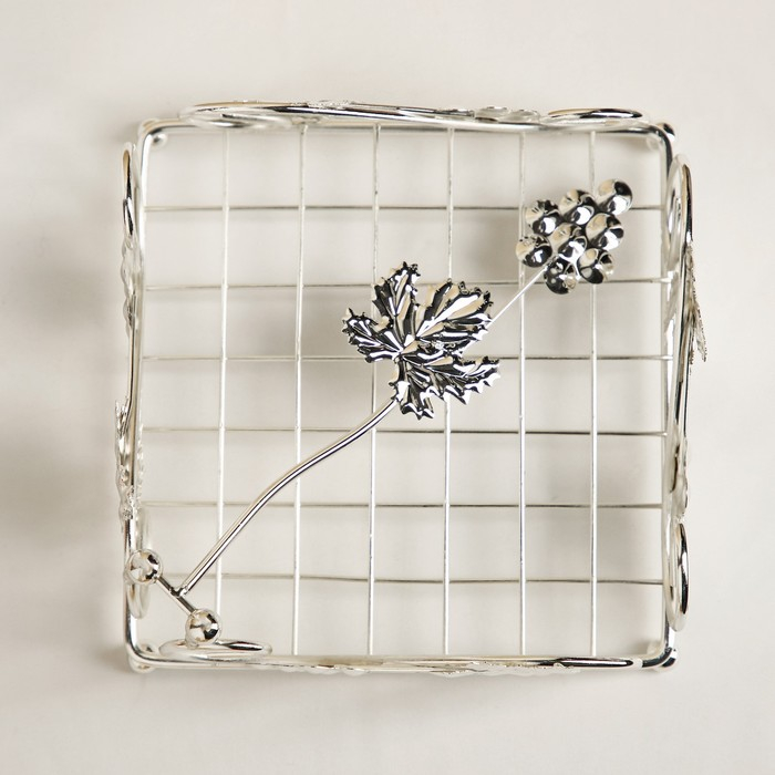 Салфетница &laquo;Виноград&raquo;, декоративная, 13,5&times;13,5&times;7 см, цвет серебряный