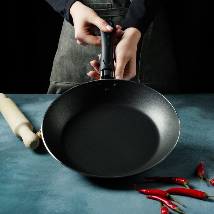 Сковорода Доляна Promo, d=26 см, h= 4,5 см, пластиковая ручка, антипригарное покрытие, цвет бордовый Сковорода Доляна Promo, d=26 см, h= 4,5 см, пластиковая ручка, антипригарное покрытие, цвет бордовый