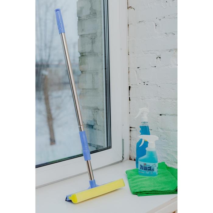 Окномойка с телескопической стальной ручкой и сгоном Доляна, 25&times;7&times;77(108) см, поролон