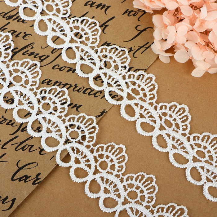 Кружево гипюровое, 35 мм &times; 14 &plusmn; 1 м, цвет белый