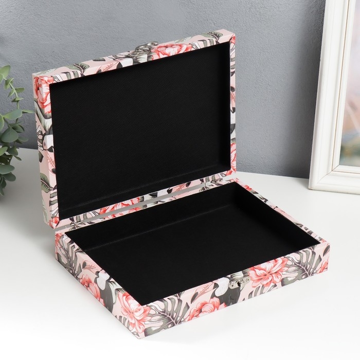 Шкатулка дерево "Какаду и тукан в цветочных джунглях" кожзам 5,5х24х17 см