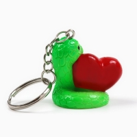 Новогодний брелок для ключей, объемный &laquo;Новый год: Змея с сердцем&raquo; 3,5 х 8,2 см