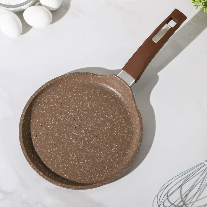 Сковорода блинная &laquo;Гранит Brown&raquo;, d=22 см, пластиковая ручка, антипригарное покрытие, цвет коричневый