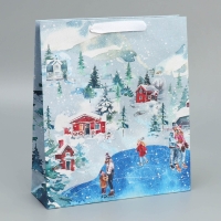 Пакет подарочный новогодний крафтовый вертикальный &laquo;Чудеса случаются&raquo;, M 26 х 30 х 9 см, Новый год