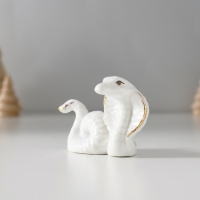 Сувенир керамика "Белая кобра" с золотом 4,3х6,4х4,8 см Сувенир керамика "Белая кобра" с золотом 4,3х6,4х4,8 см