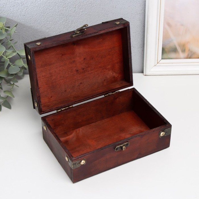 Шкатулка дерево сундучок Шкатулка дерево сундучок "Тайны короля" с заклёпками, бордо 18х12х7,5 см