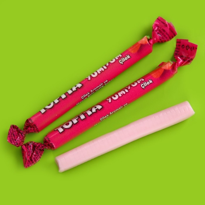 Конфеты жевательные «8 затяжек», вкус: клубника, 50 г (±5 г). Конфеты жевательные «8 затяжек», вкус: клубника, 50 г (±5 г).