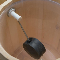 Обливное устройство из липы, 13л, пластиковая вставка,"Еловая ветка" Обливное устройство из липы, 13л, пластиковая вставка,"Еловая ветка"