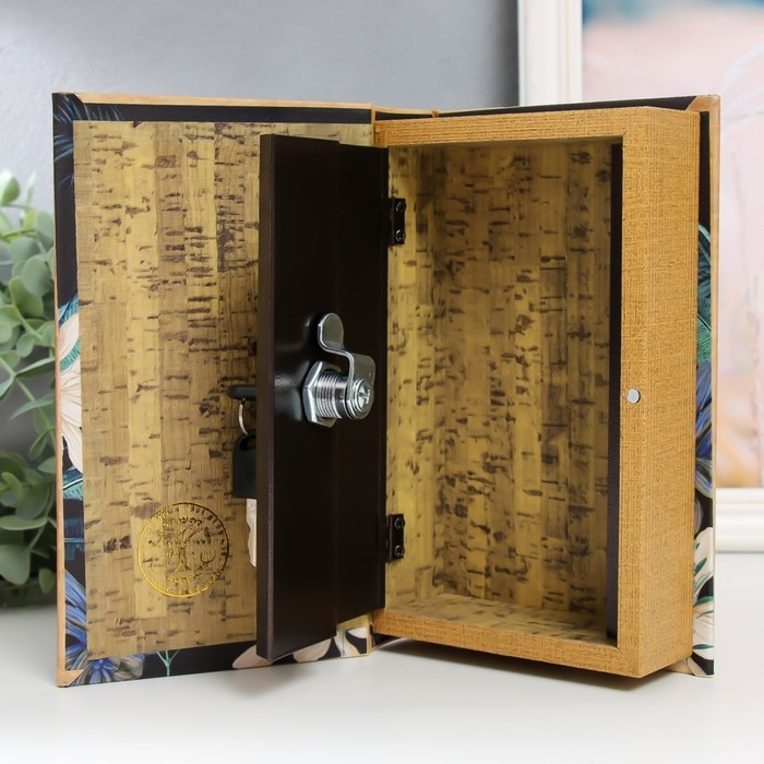 Сейф-книга дерево кожзам Сейф-книга дерево кожзам "Дикие джунгли" 21х13х5 см