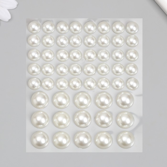 Наклейка пластик стразы "Полужемчужины разных размеров" белые 9,5х11 см