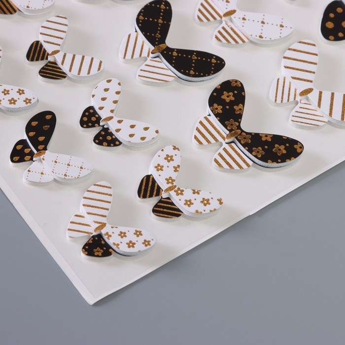 Наклейка интерьерная PVC "Рой бабочек" чёрно-белые 26х15,5 см