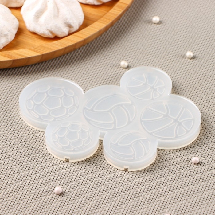 Силиконовая форма &laquo;Мячи&raquo;, 12,5&times;9 см, ячейки d=4 см, d=3 см, цвет прозрачный