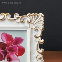 Фоторамка пластик 10х15 см "Розочки и завитки роза" белая с золотом 20,5х15,5 см Фоторамка пластик 10х15 см "Розочки и завитки роза" белая с золотом 20,5х15,5 см