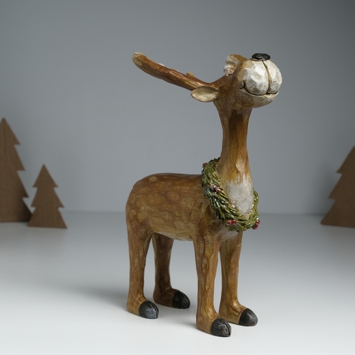 Сувенир полистоун Сувенир полистоун "Важный лось в еловом венке с ягодками" стоит 16,5х10х25 см
