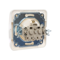 Розетка одноместная со шторкой Luazon Lighting "Орион", 16 А, скрытая, с з/к, белая