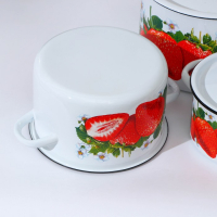 Набор эмалированных кастрюль &laquo;Клубника садовая&raquo;, 3 предмета: 1,5 л, 2,9 л, 4,5 л