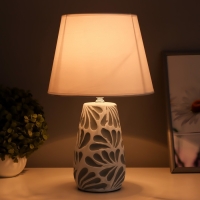 Настольная лампа "Аиша" Е14 40Вт бело-серый 22х22х36 см Настольная лампа "Аиша" Е14 40Вт бело-серый 22х22х36 см