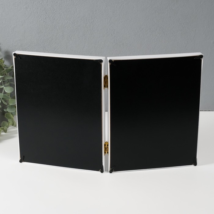 Фоторамка на 12 фото 4х4 см с штемп.подушкой Фоторамка на 12 фото 4х4 см с штемп.подушкой "Сделано с любовью" белая 2х36х23 см