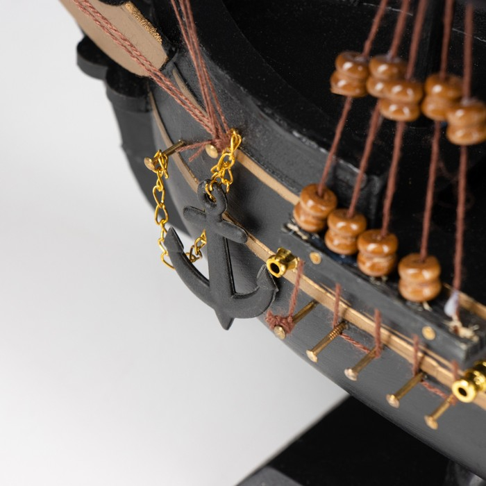 Корабль сувенирный средний «Волк» Корабль сувенирный средний «Волк»