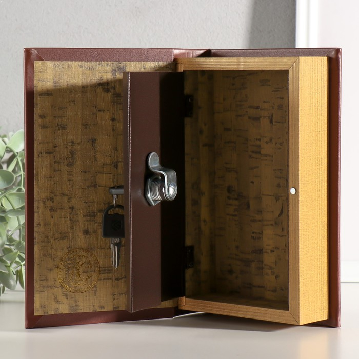 Сейф-книга дерево кожзам Сейф-книга дерево кожзам "Книга мудрых мыслей о финансах" тиснение 21х13х5 см