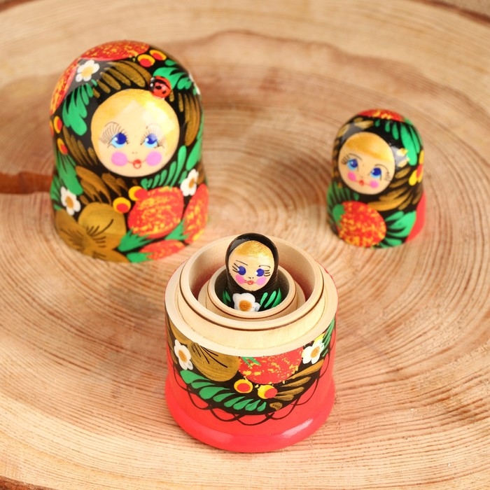 Матрёшка 3-х кукольная "Яна" 11 см, ручная роспись