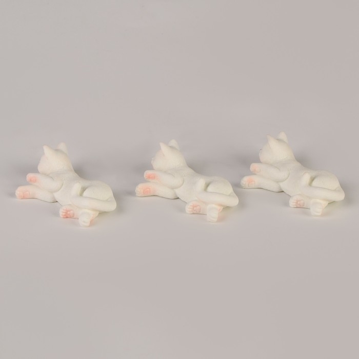 Миниатюра кукольная «Ласковый котик», набор 3 шт., размер 1 шт. — 2,5 × 1,5 × 4,5 см Миниатюра кукольная «Ласковый котик», набор 3 шт., размер 1 шт. — 2,5 × 1,5 × 4,5 см