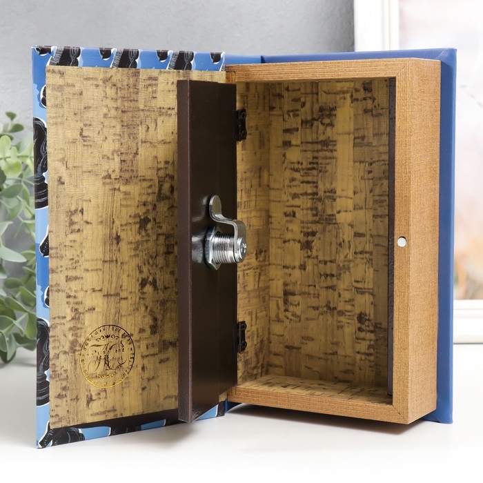 Сейф-книга дерево кожзам Сейф-книга дерево кожзам "Шахматы" 21х13х5 см