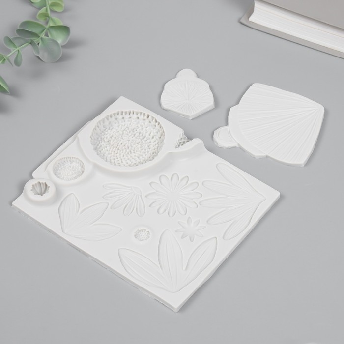 Молд силикон "Цветочный" набор 3 шт 0,5х4х5,5 см 0,5х9х9 см 1,3х16х12,8 см