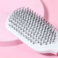 Расчёска массажная, вентилируемая, 6,5 &times; 23,5 см, цвет белый/красный