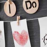 Фоторамка пластик на 3 фото 9х13 см "Я согласна" с прищепками, чёрная 40х30х1,5 см Фоторамка пластик на 3 фото 9х13 см "Я согласна" с прищепками, чёрная 40х30х1,5 см