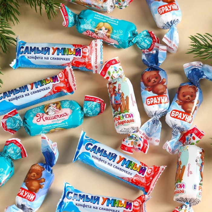 Сладкий подарок с конфетами &laquo;Дед Мороз&raquo; в коробке ёлочке, 250 г.