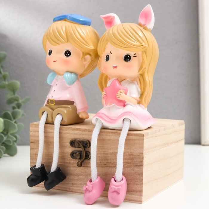 Сувенир полистоун Сувенир полистоун "Мальчки в кепке и девочка с бантом" дл. ножки, набор 2 шт 6х7х17 см