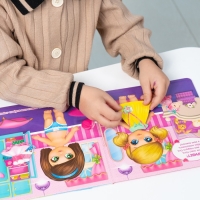 Магнитная книжка-игрушка &laquo;Одень куколку&raquo;, 8 стр.