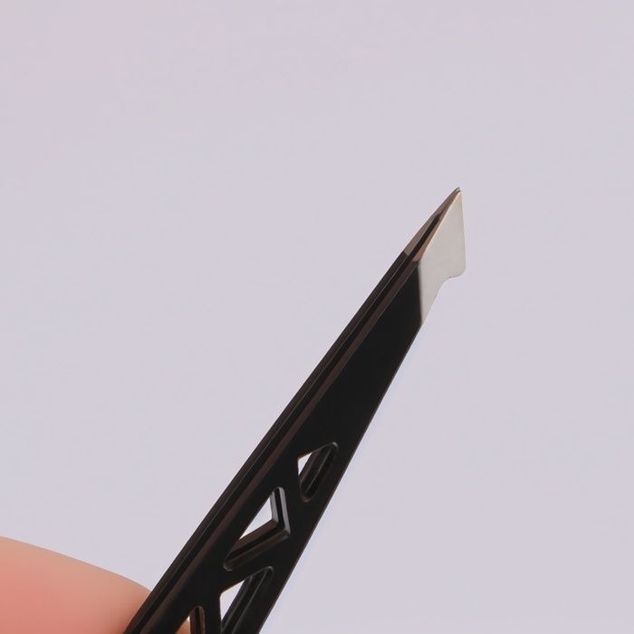 Пинцет &laquo;Геометрия&raquo;, скошенный, заострённый, 9,5 см, цвет чёрный