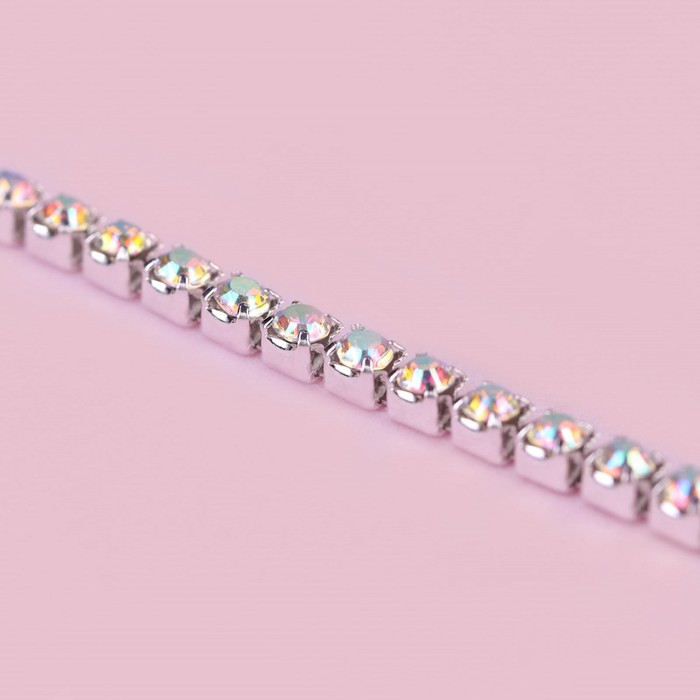 Цепь со стразами, с голографией, металл, стекло, 2,5 мм, 9 &plusmn; 1 м, цвет серебряный