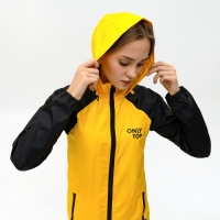 Ветровка ONLYTOP унисекс с сумкой black/yellow, р. 42 Ветровка ONLYTOP унисекс с сумкой black/yellow, р. 42