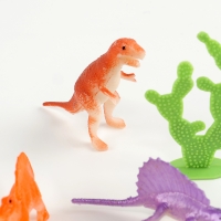 Фигурки &laquo;Динозавры&raquo;. Игровой набор: наклейки, магниты и раскраски