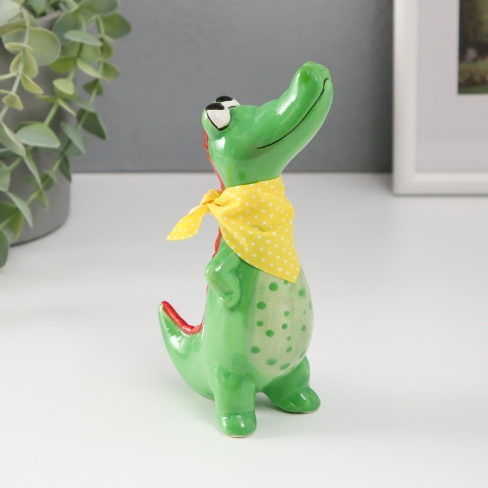 Сувенир керамика Сувенир керамика "Крокодил с косынкой" ярко-зелёный 9,3х6х16,3 см