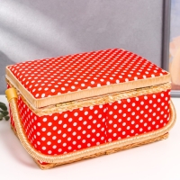 Шкатулка для рукоделия "Белый горох на красном" 13х17,5х24 см Шкатулка для рукоделия "Белый горох на красном" 13х17,5х24 см