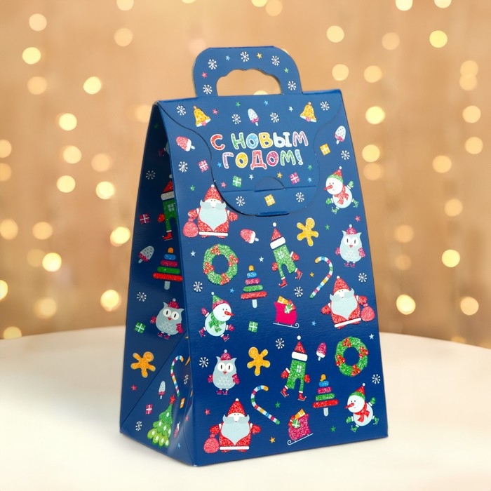 Новый год. Подарочная коробка новогодняя Сумочка мини Новый год. Подарочная коробка новогодняя Сумочка мини "Новогодний арт" 140 x 100 x 223 см.