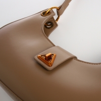 Сумка женская багет на молнии TEXTURA, средний размер, цвет светло-коричневый Сумка женская багет на молнии TEXTURA, средний размер, цвет светло-коричневый