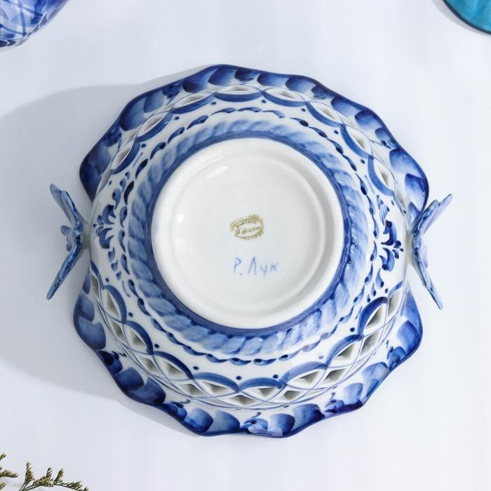 Конфетница «Бабочки», 15×15×8 см, ажурная, гжель Конфетница «Бабочки», 15×15×8 см, ажурная, гжель