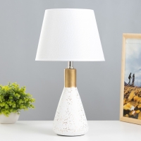 Настольная лампа "Амбр" E14 40Вт белый-золото 23х23х43 см RISALUX