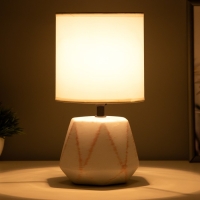 Настольная лампа "Аделла" Е14 40Вт бело-розовый 15х15х29 см Настольная лампа "Аделла" Е14 40Вт бело-розовый 15х15х29 см